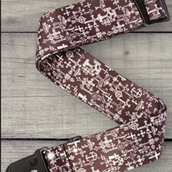 NEW D'Addario Planet Lock Woven Locking Guitar Strap Black White Gothic Crosses - Picture 6 of 6